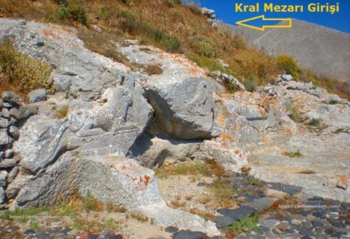 Çözülmüş İşaret, Aslan İşareti ve Kral Mezarı
